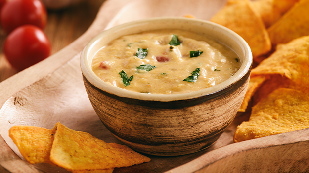 PMXGardening_Web_Article_HealthyRecepiesSuperBowl_WarmCheeseAndSquashDip