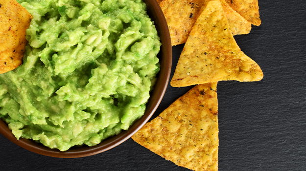 PMXGardening_Web_Article_HealthyRecepiesSuperBowl_ClassicGuacamole