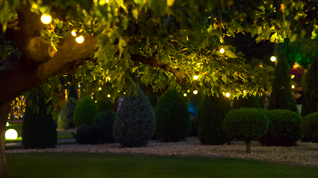 Lighting in the garden: 10 bright ideas to extend the summer days