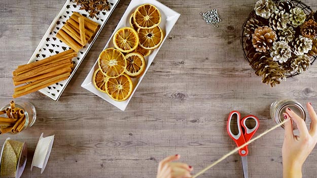 Cut your jute rope to the length desired for your garland