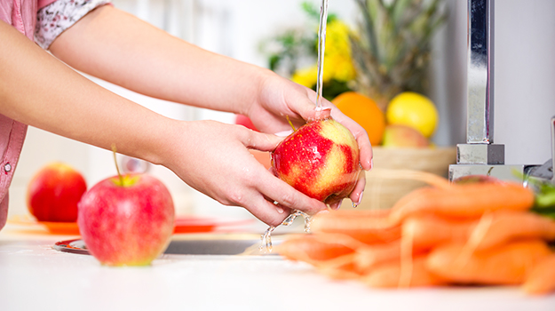 The best way to wash your fruits and veggies