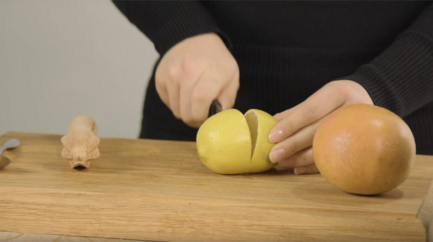 Cut the lemon and grapefruit