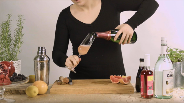 Pour the sparkling wine